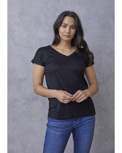 ISAY NUGGA V-NECK T-SHIRT