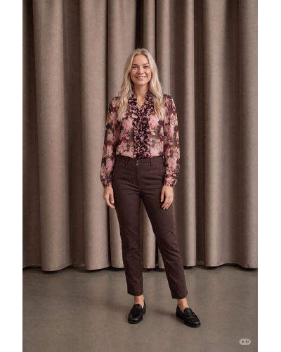 ISAY HIGHWAIST CHINO 2